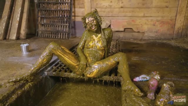 Kaitlyn Katsaros – Aliens In The Manure Channel thumbnail