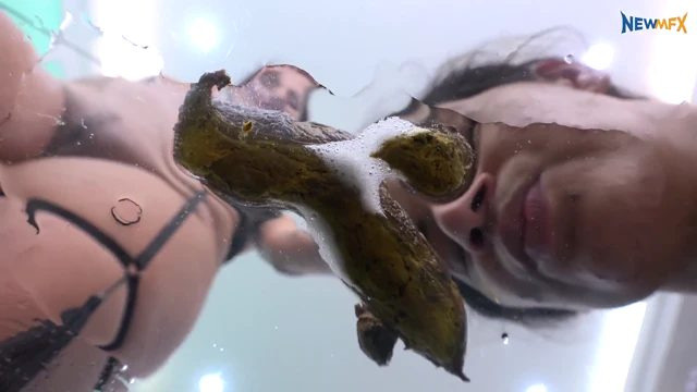Feeding My Slave With Scat thumbnail
